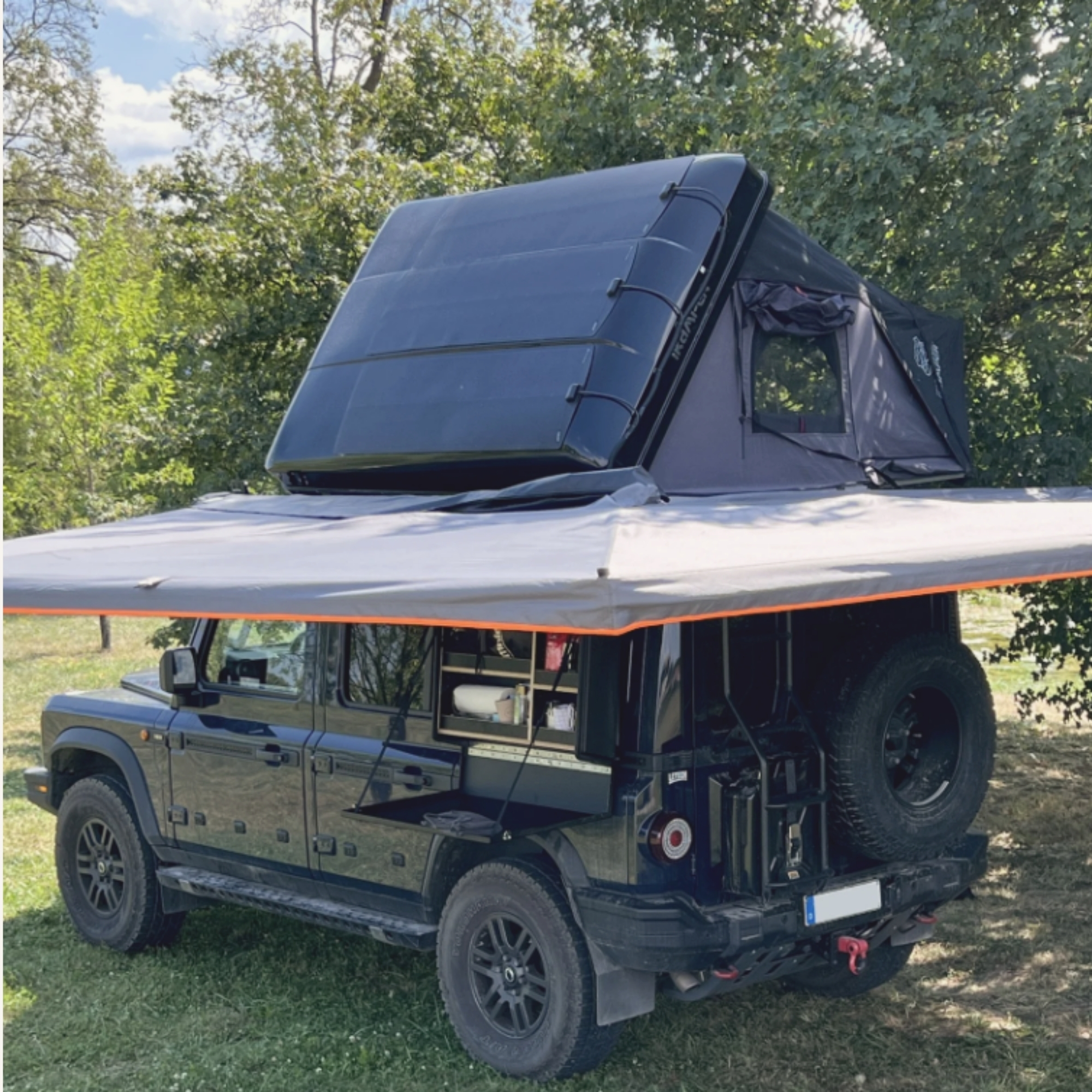 solarny panel na strešný stan AMOVER